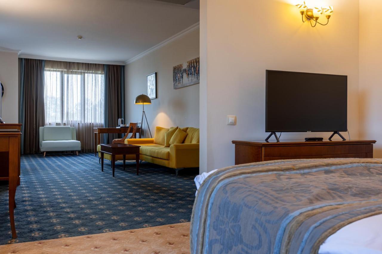 Primoretz Grand Hotel & Spa Burgas City Eksteriør billede Suite