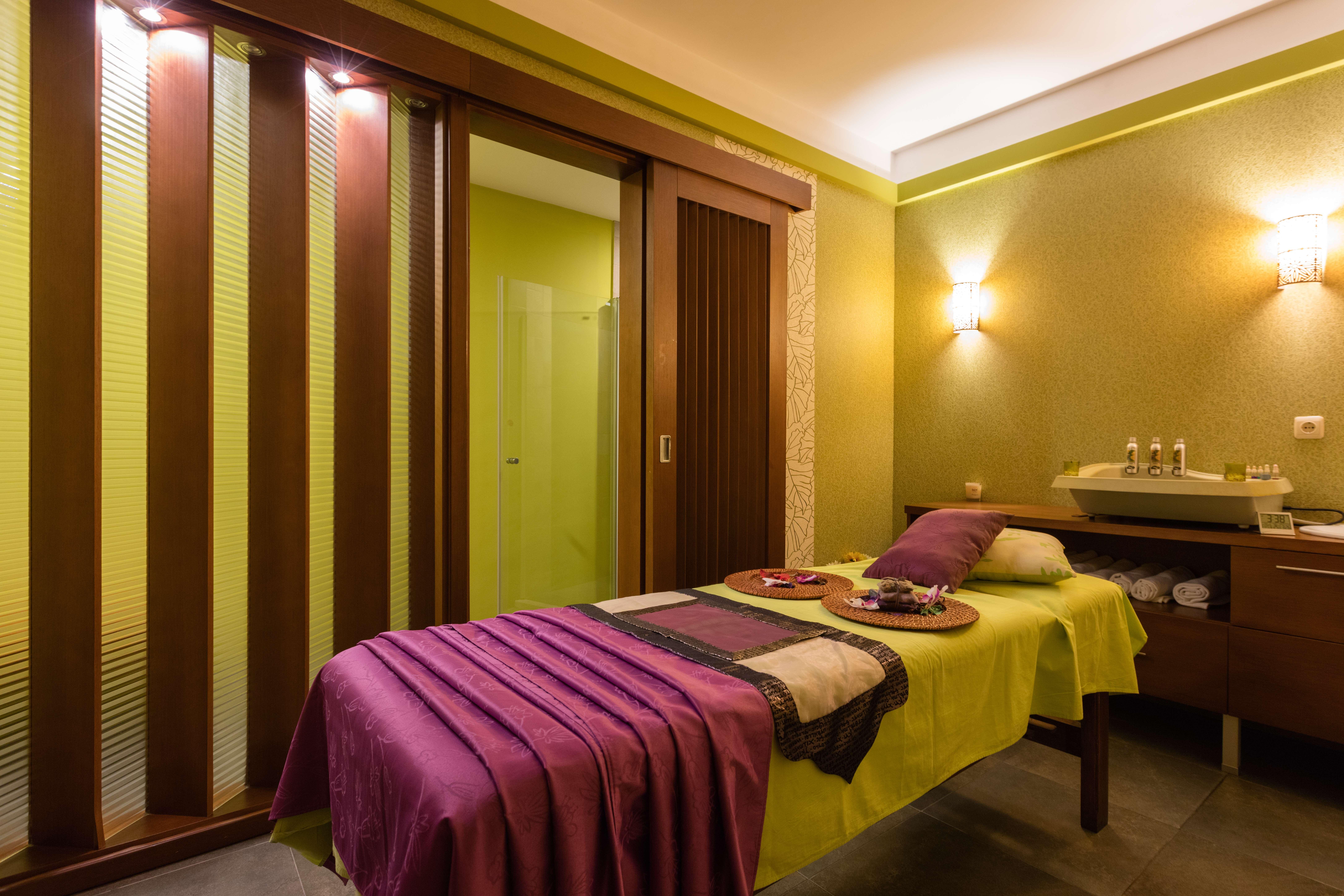 Primoretz Grand Hotel & Spa Burgas City Eksteriør billede A massage bed