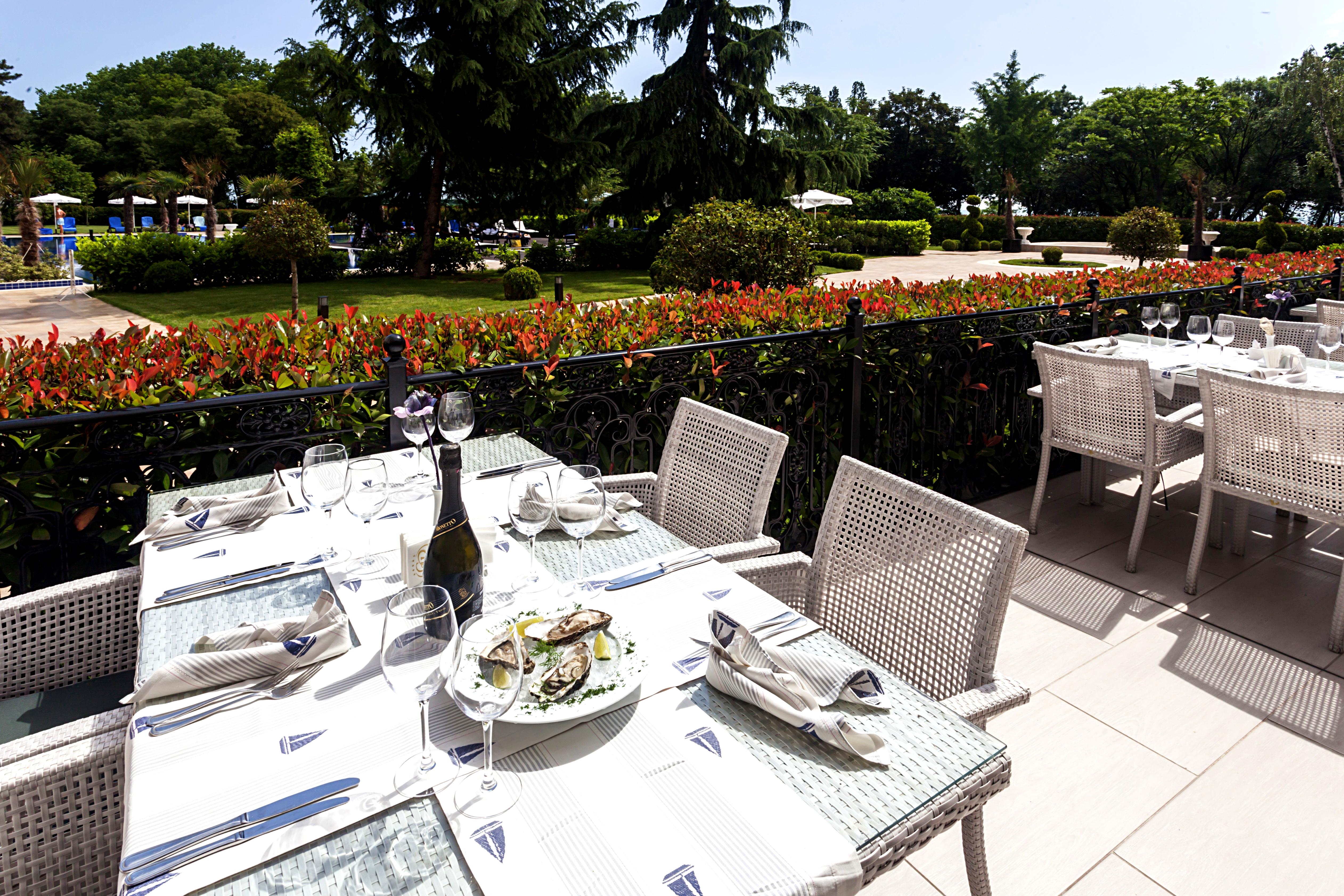 Primoretz Grand Hotel & Spa Burgas City Eksteriør billede The restaurant