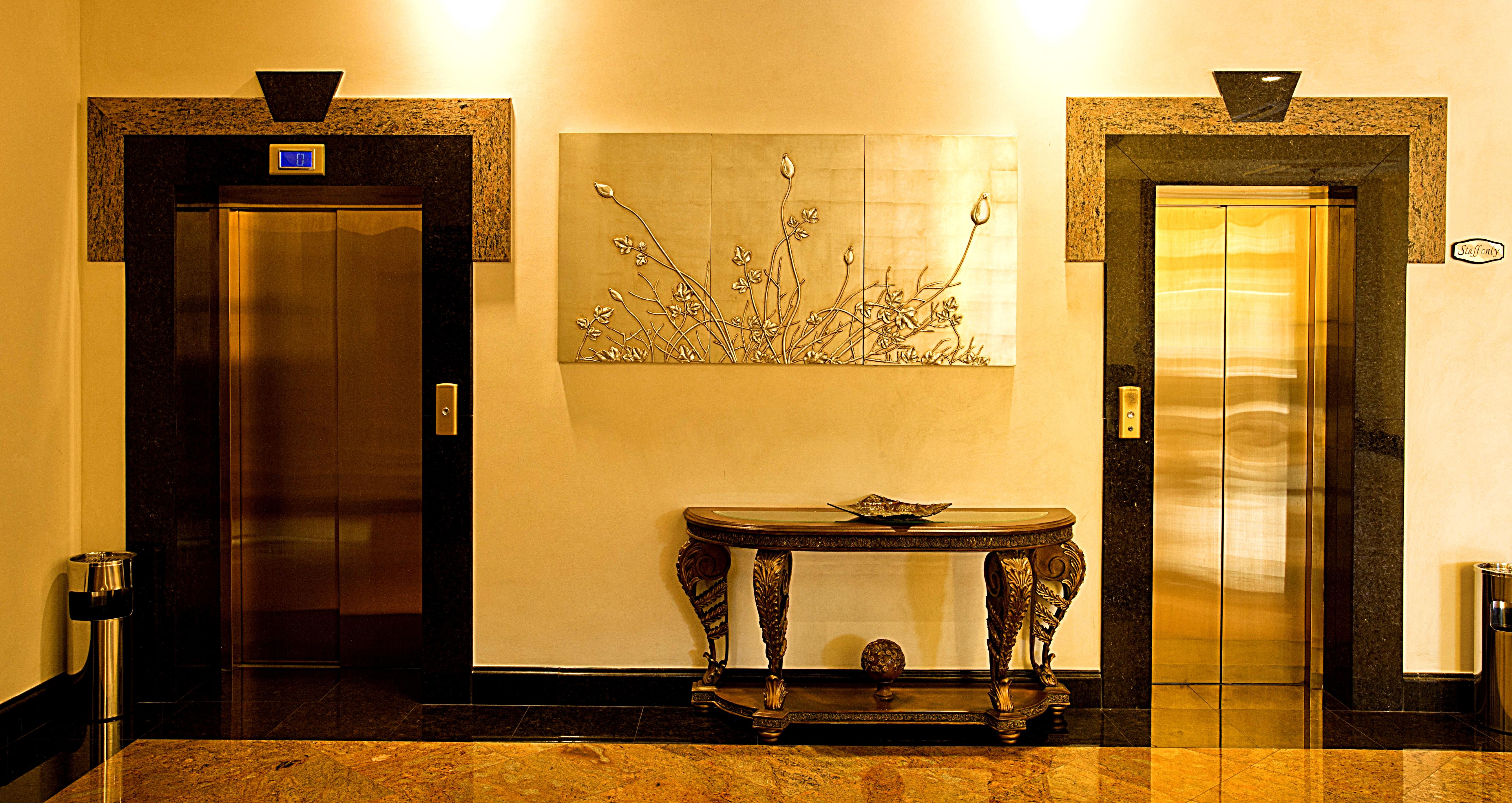Primoretz Grand Hotel & Spa Burgas City Eksteriør billede The elevators at the hotel