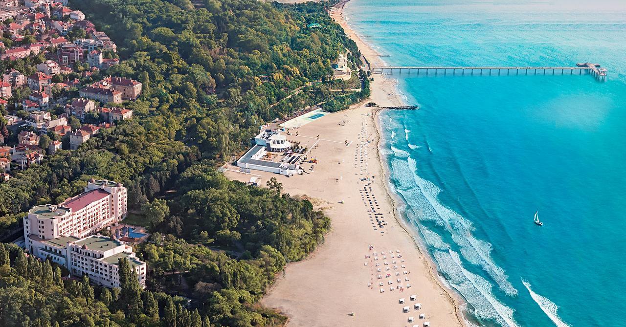 Primoretz Grand Hotel & Spa Burgas City Eksteriør billede Aerial view of the beach